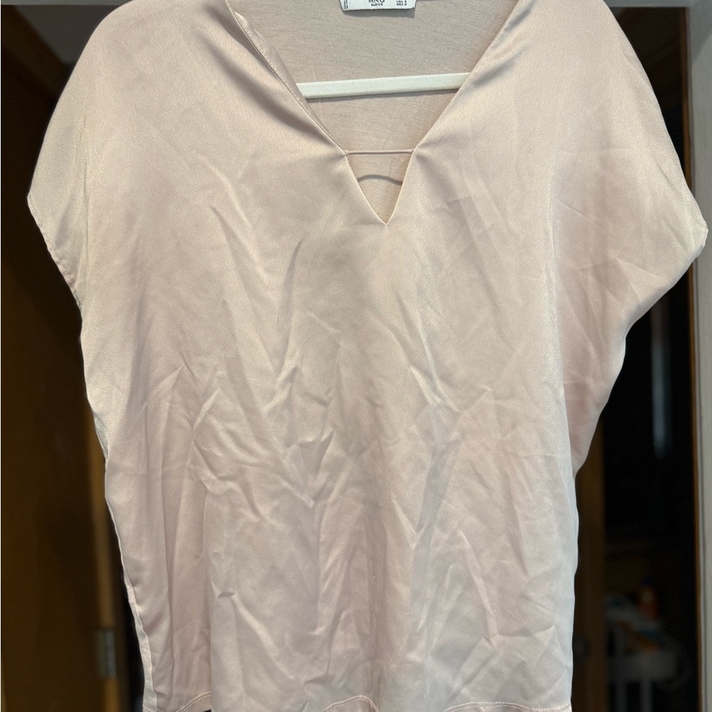Gorgeous light pink Mango top EUC - Picture 2 of 5